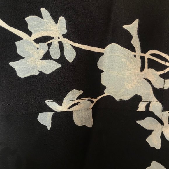 NWT Equipment Essential Navy Floral Satin Blouse XS - Picture 10 of 12